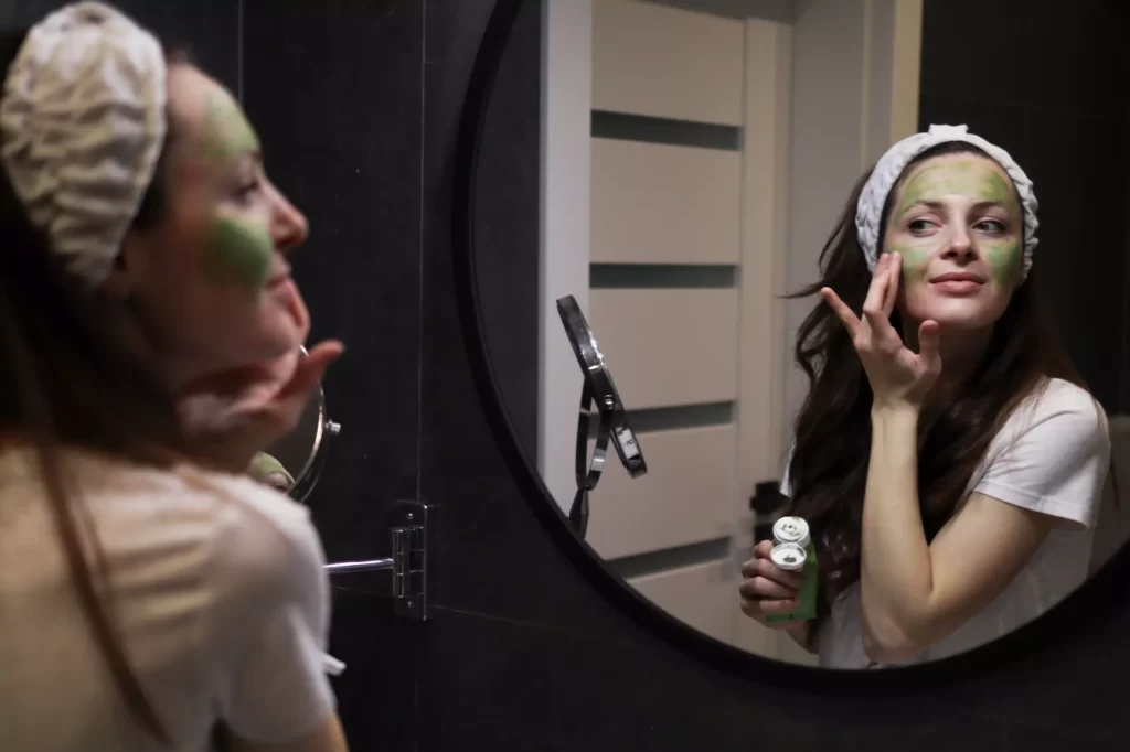 Mascarilla para el rostro de aguacate con ajonjolí