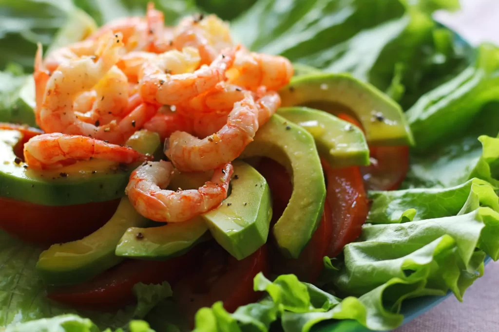 Ensalada de Aguacate con Camarón
