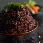 Receta de Arroz rojo con aguacate